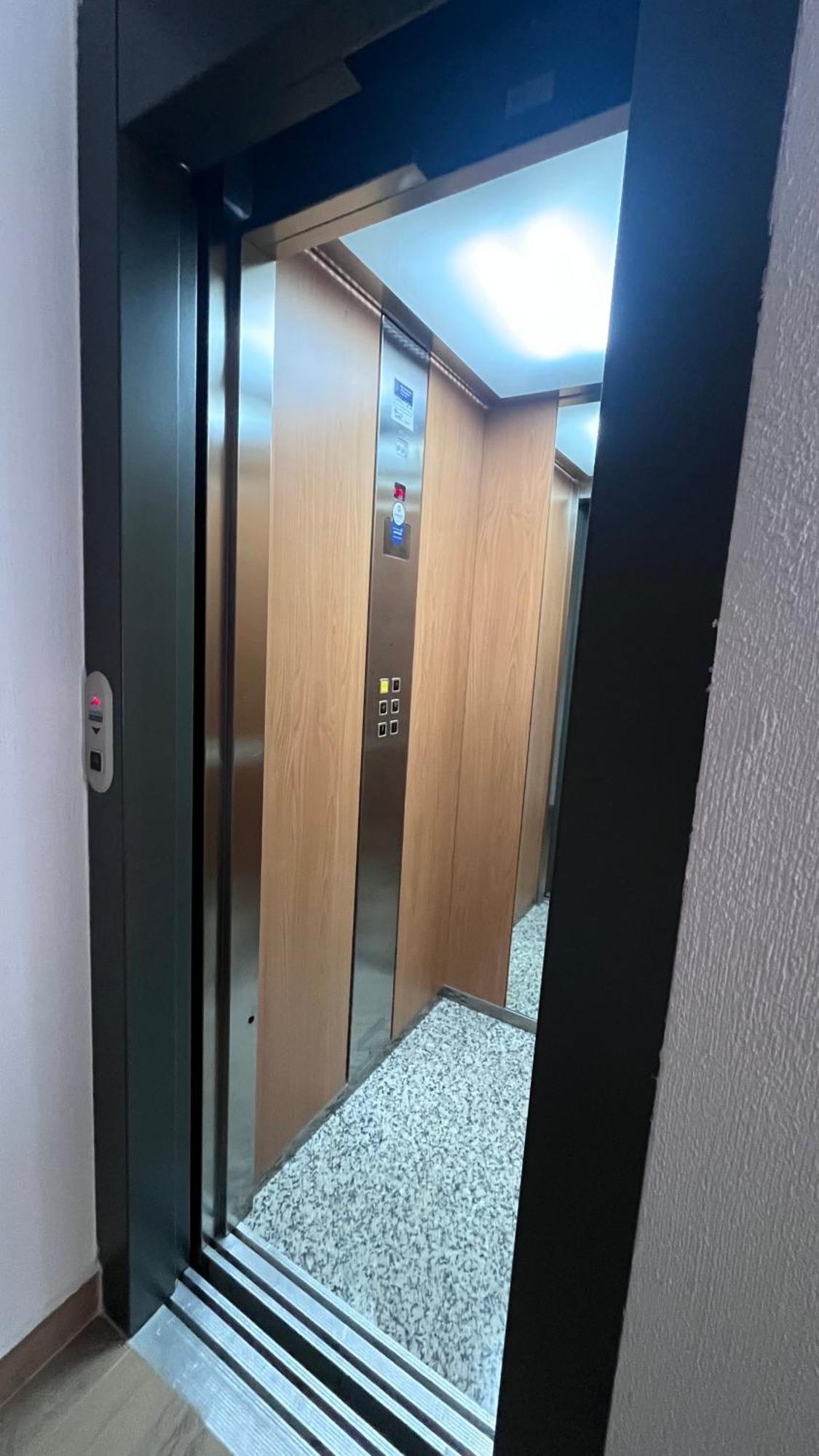 Victrix Homes León Esterno foto